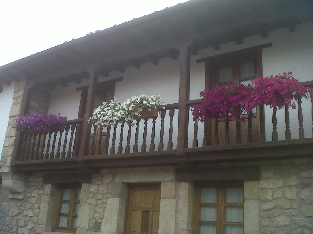 El Cabanon De Pimiango Vendégház Kültér fotó